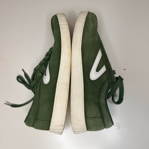 Tretorn Green Suede Women's Sneakers Size 7 GUC - see photos for wear - Picture 2 of 6